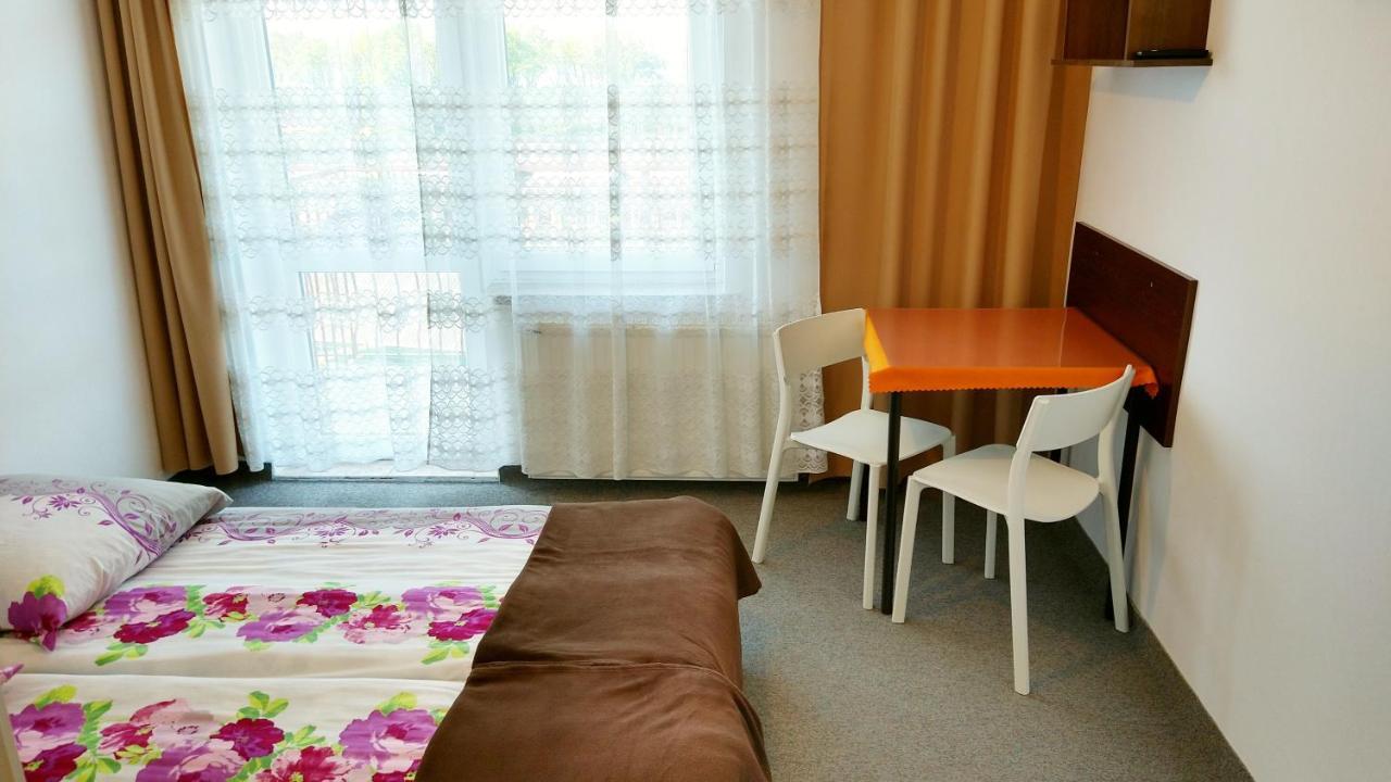 Klif Pokoje Goscinne W Centrum Blisko Morza Ustronie Morskie Exteriör bild